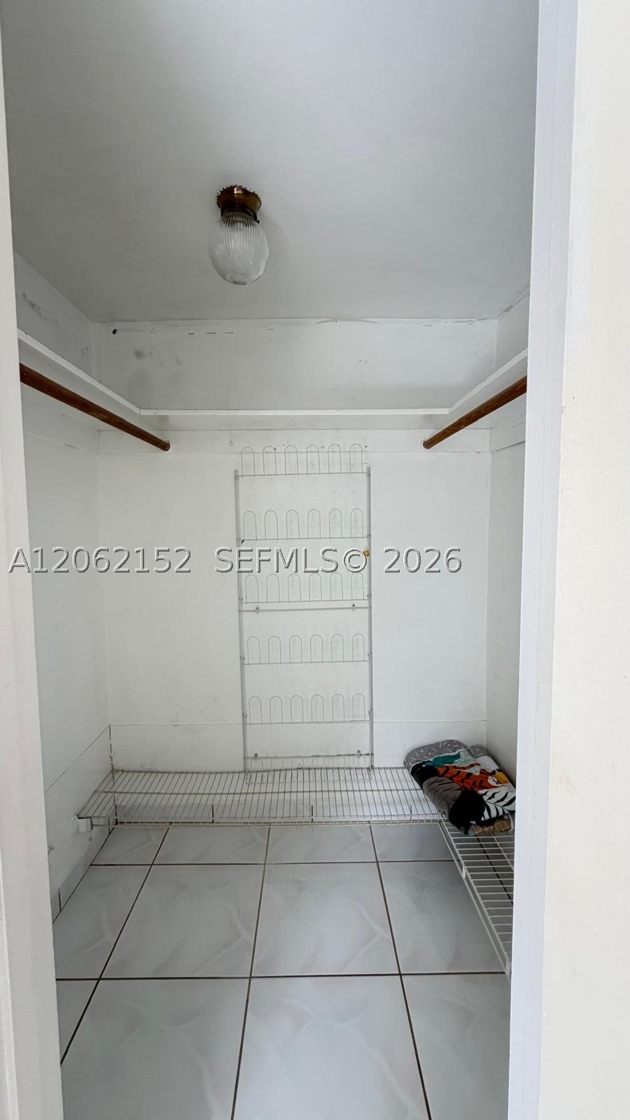 120 Royal Palm Rd #111, Hialeah Gardens FL 33016