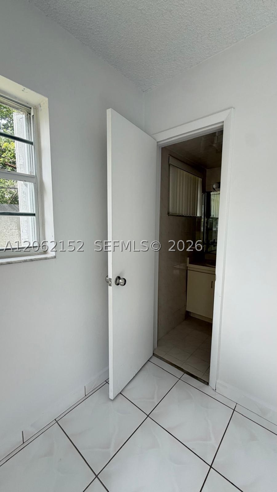 120 Royal Palm Rd #111, Hialeah Gardens FL 33016