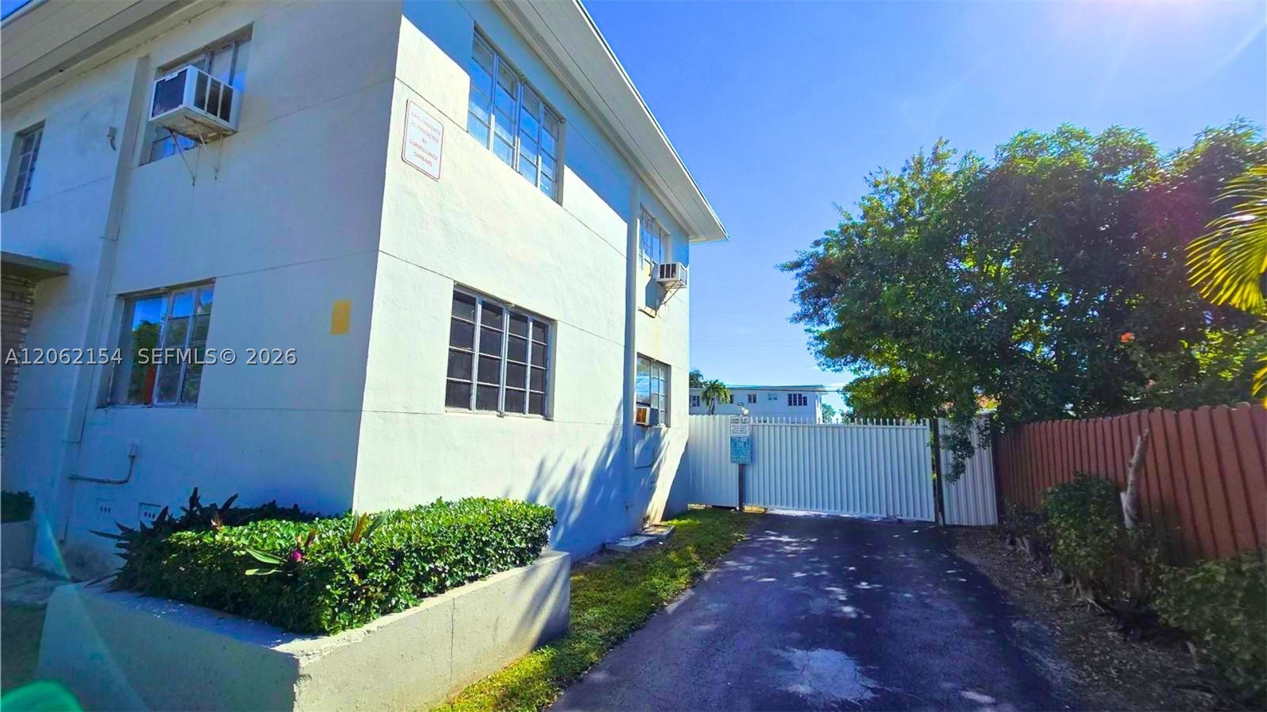 660 84th St #39, Miami Beach FL 33141