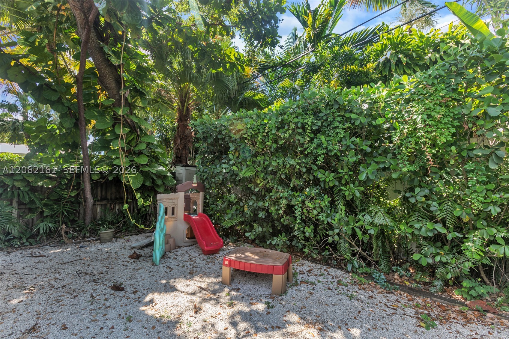 776 NE 74th St, Miami FL 33138