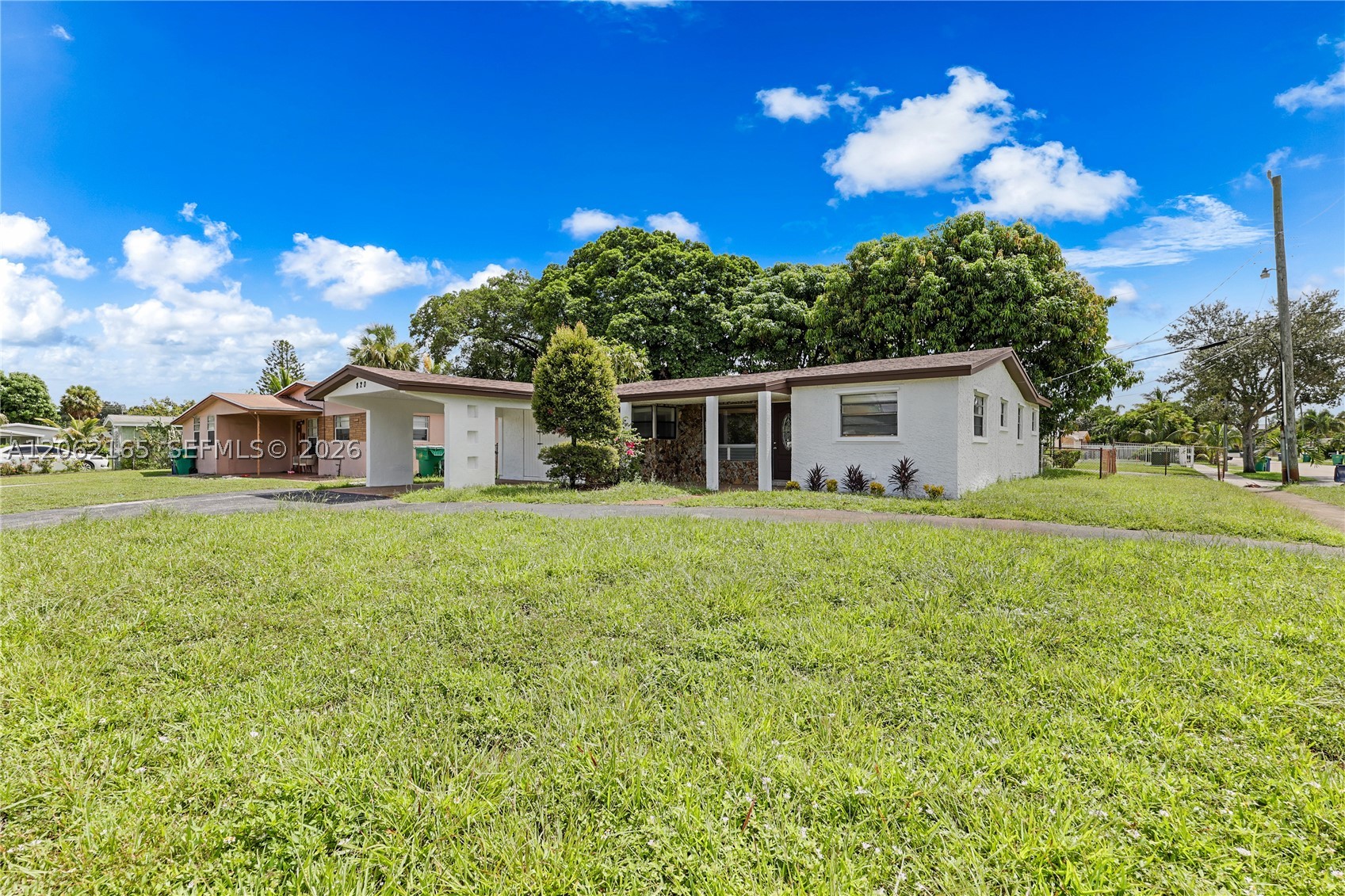 820 NW 38th Ave, Lauderhill FL 33311