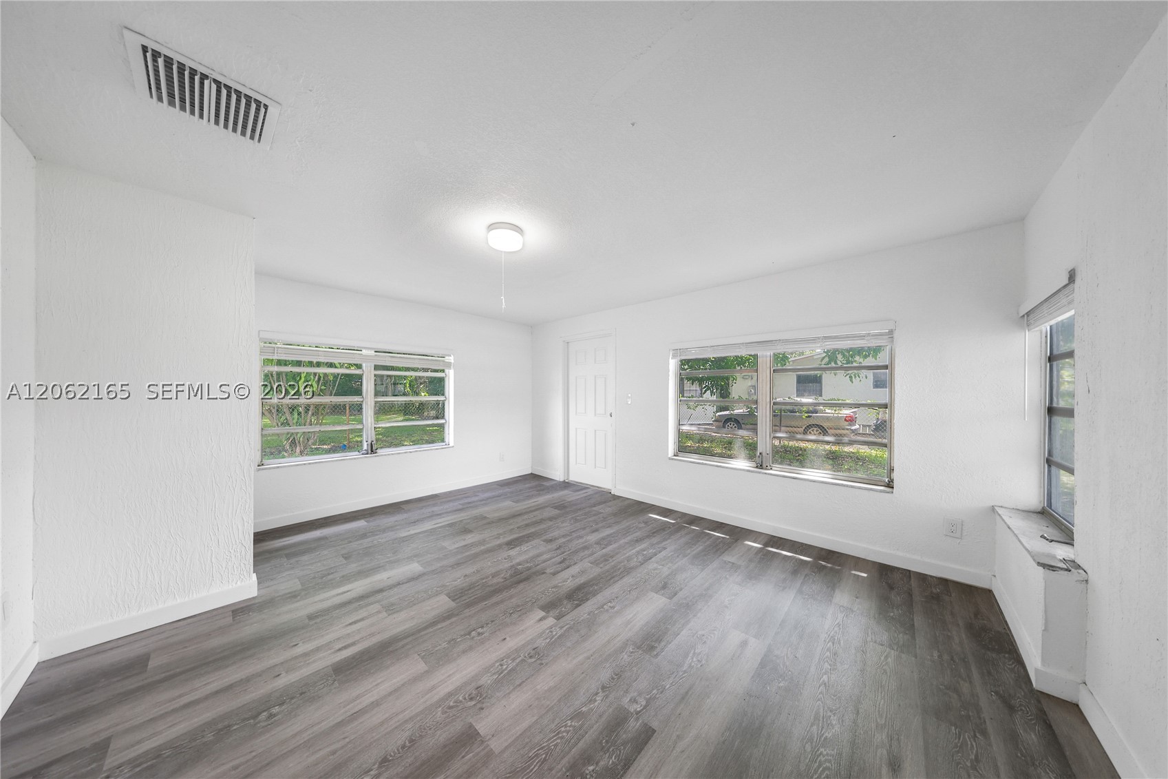 820 NW 38th Ave, Lauderhill FL 33311