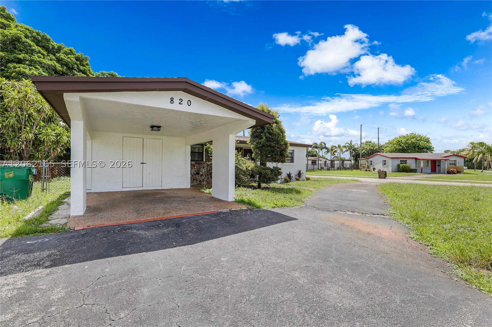 820 NW 38th Ave, Lauderhill FL 33311