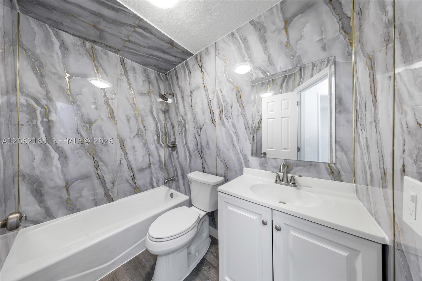 820 NW 38th Ave, Lauderhill FL 33311