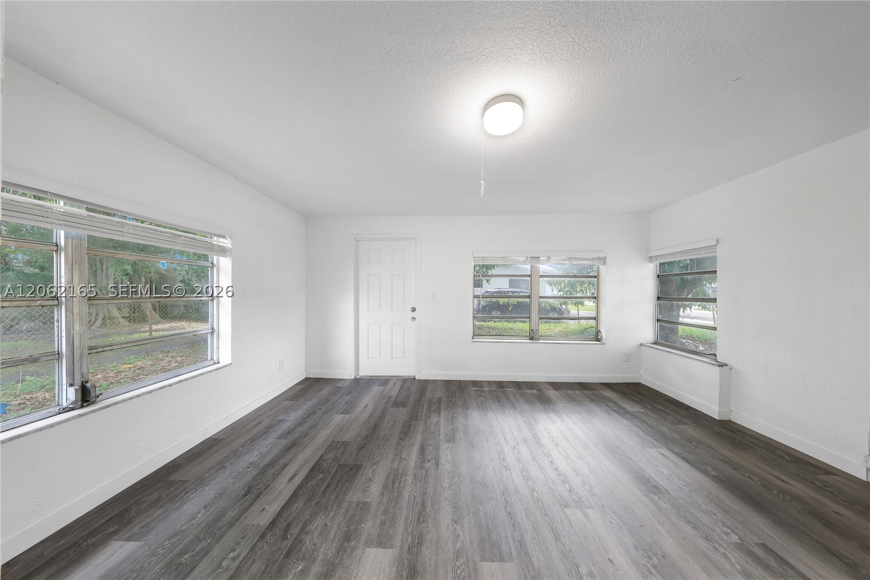 820 NW 38th Ave, Lauderhill FL 33311