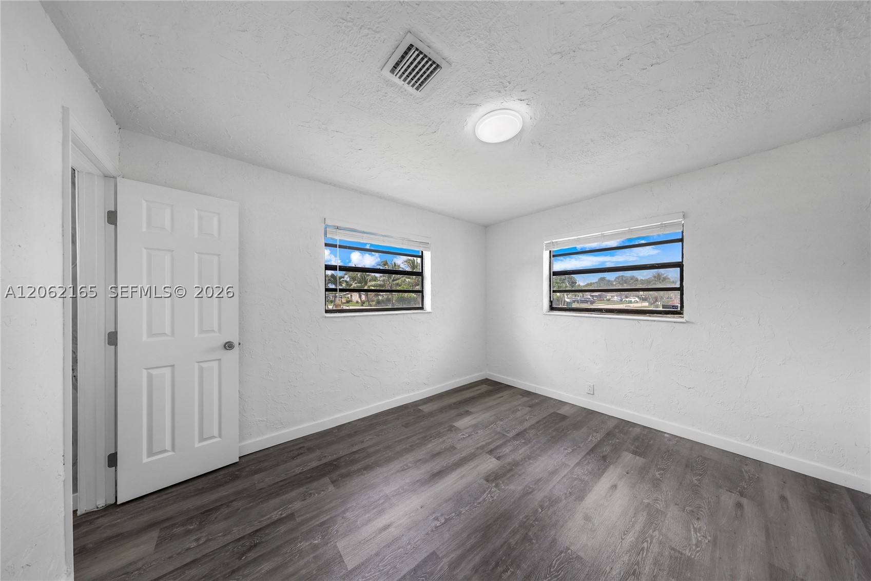 820 NW 38th Ave, Lauderhill FL 33311