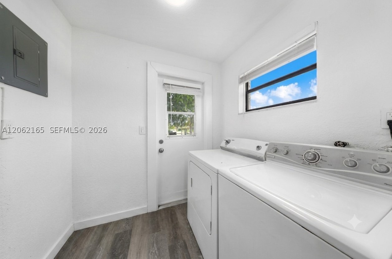 820 NW 38th Ave, Lauderhill FL 33311