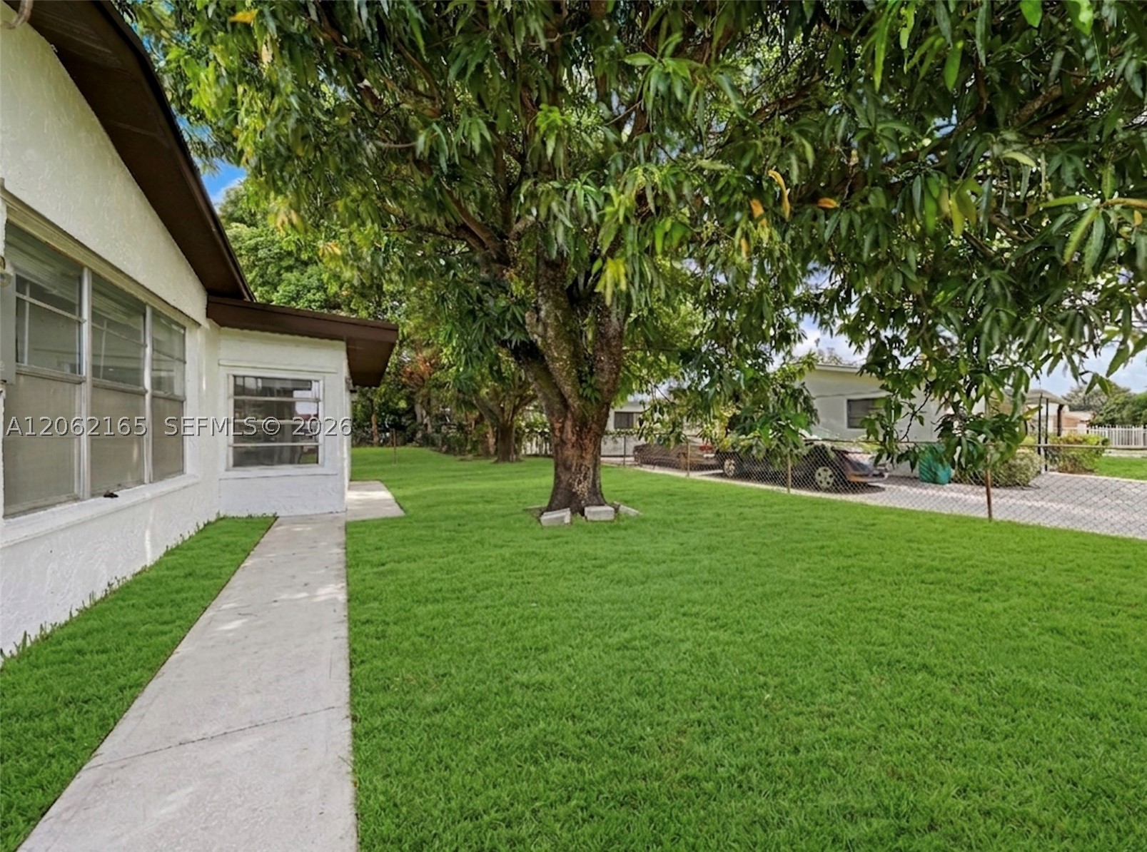 820 NW 38th Ave, Lauderhill FL 33311