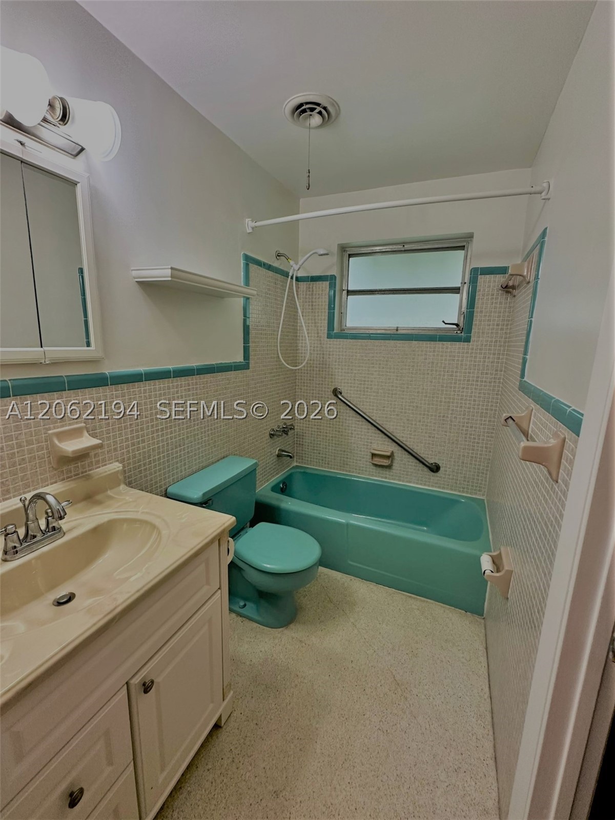 810 NW 8th Ave, Dania Beach FL 33004