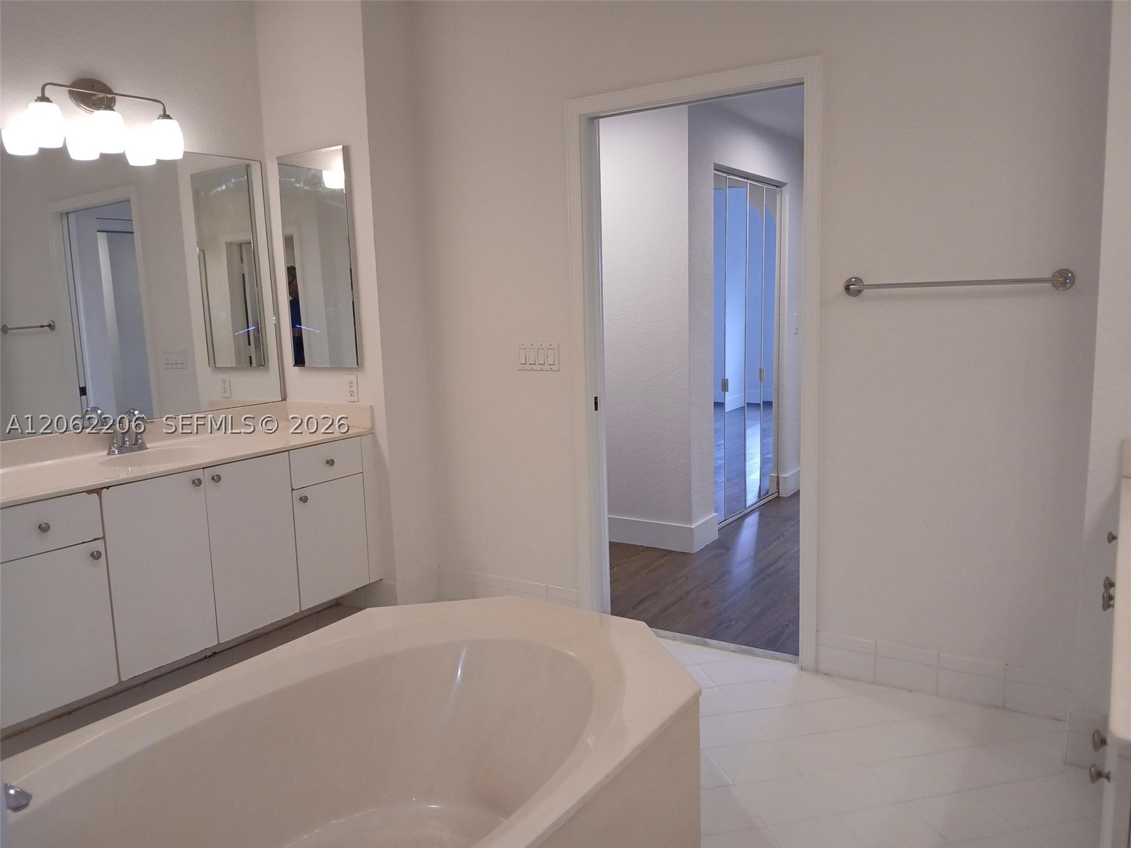 10770 NW 66th St #412, Doral FL 33178
