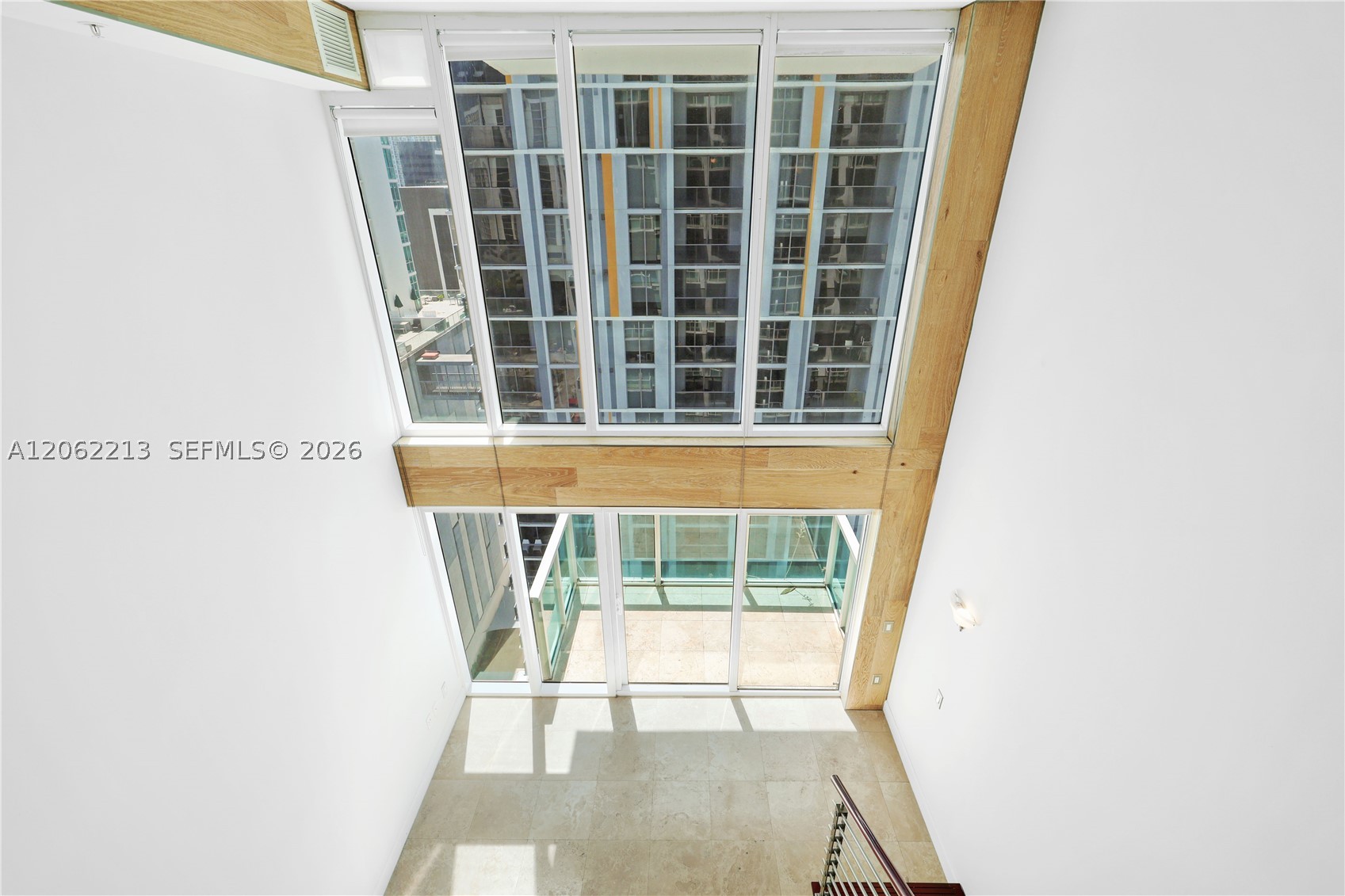41 SE 5th St #906, Miami FL 33131