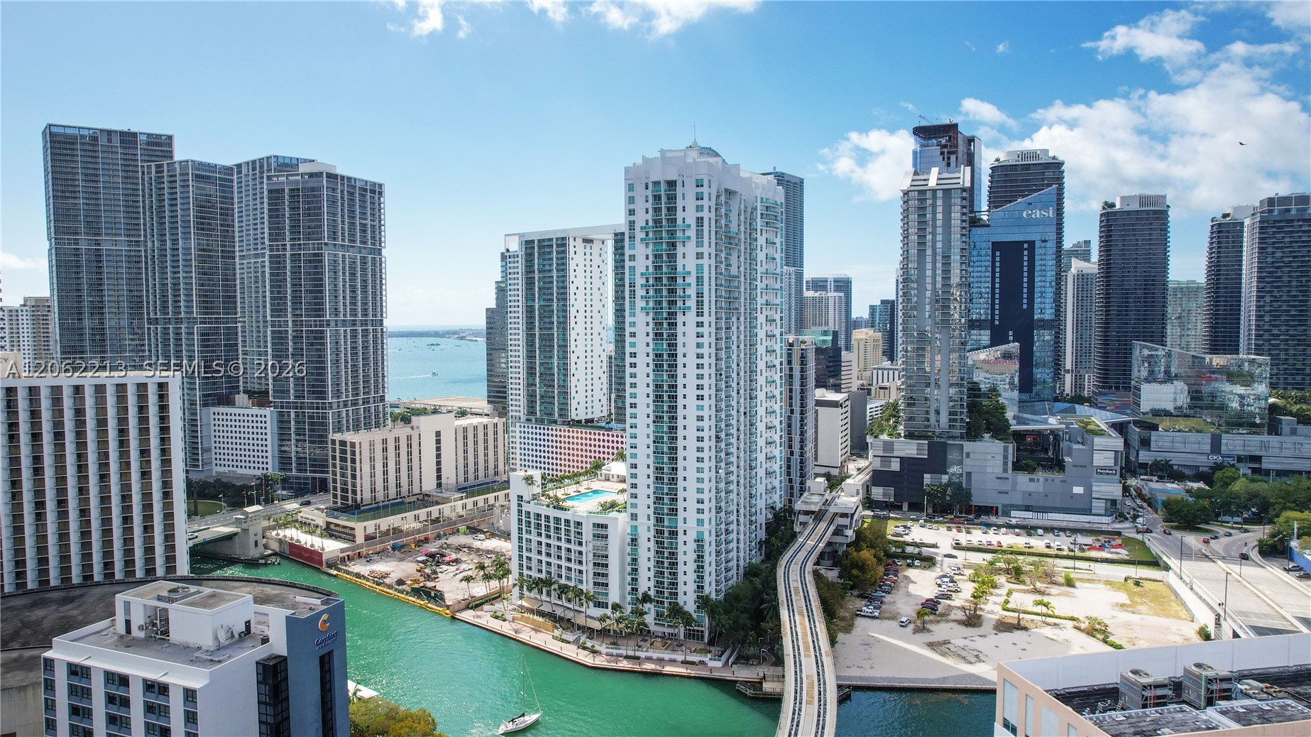 41 SE 5th St #906, Miami FL 33131