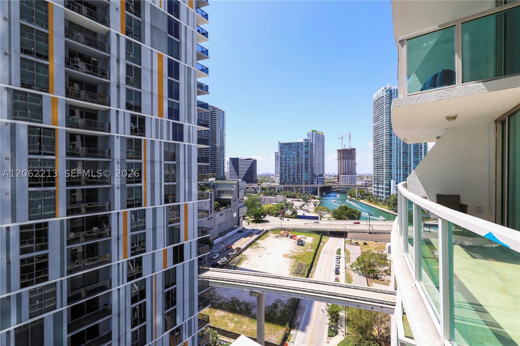 41 SE 5th St #906, Miami FL 33131
