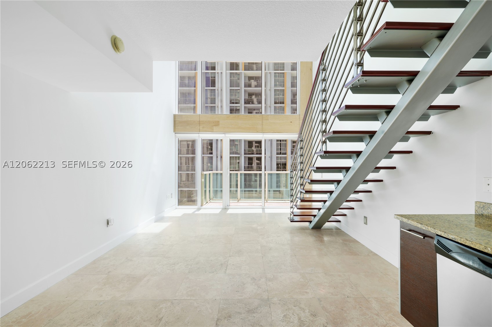 41 SE 5th St #906, Miami FL 33131