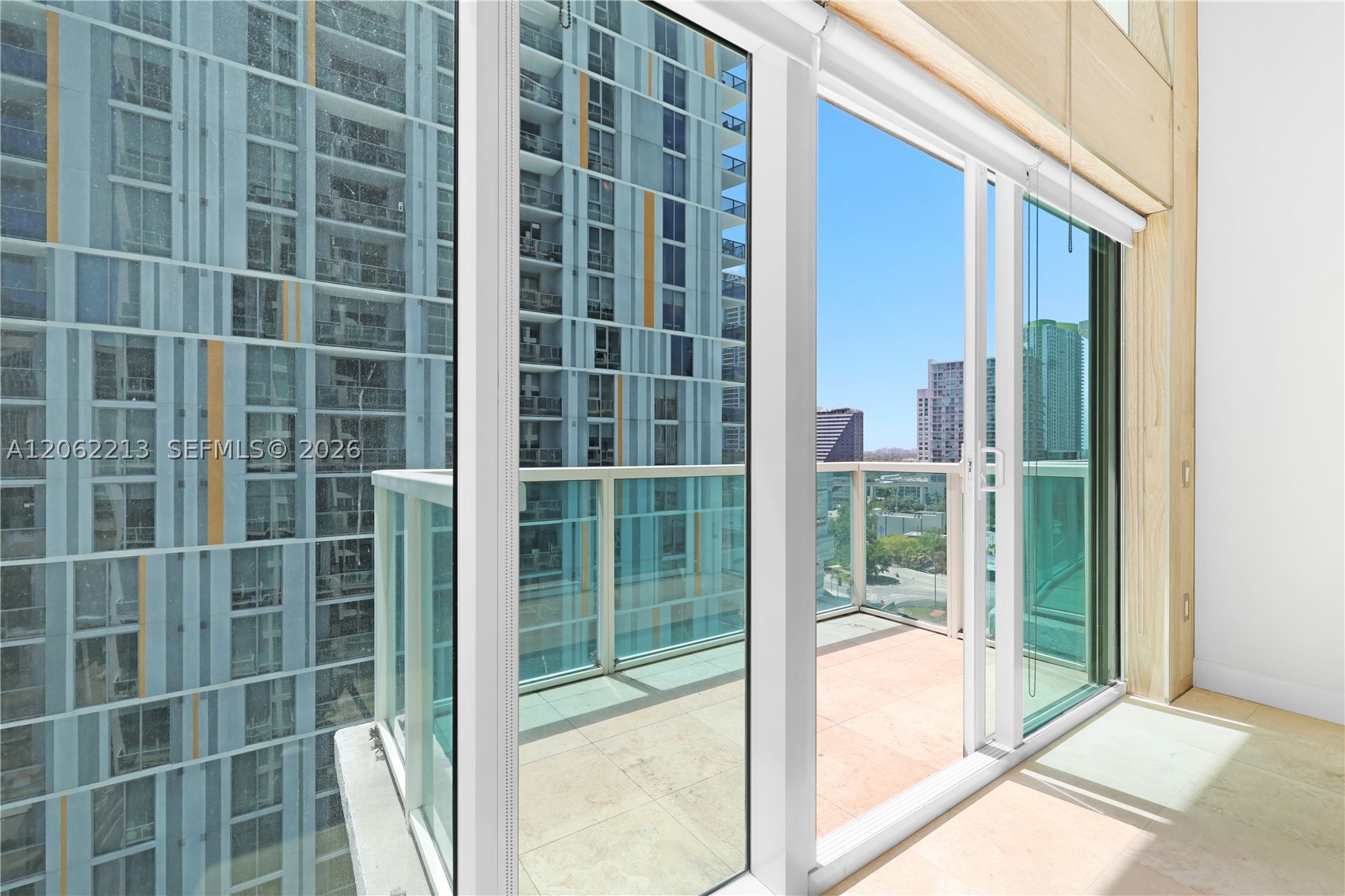 41 SE 5th St #906, Miami FL 33131