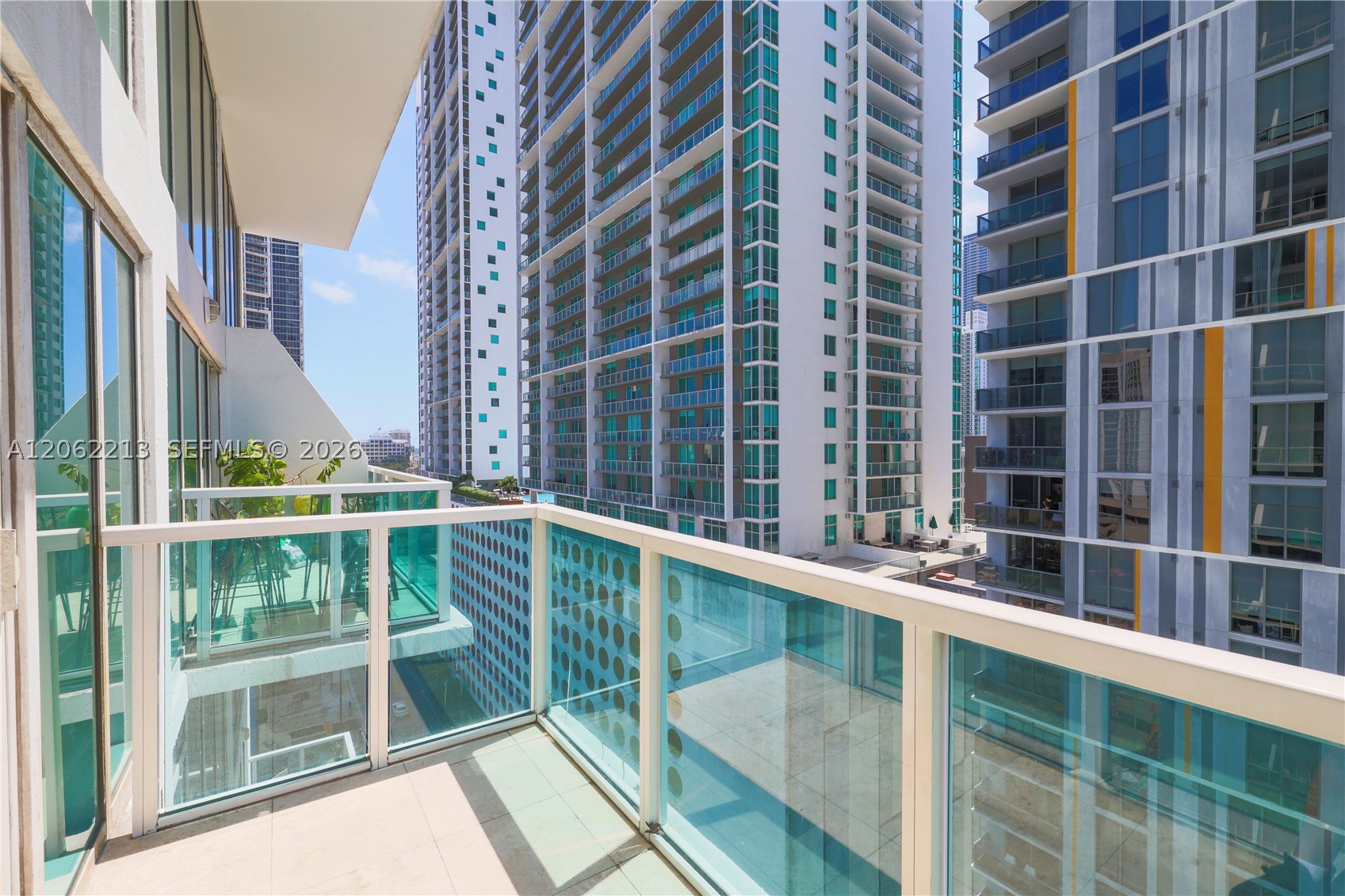 41 SE 5th St #906, Miami FL 33131