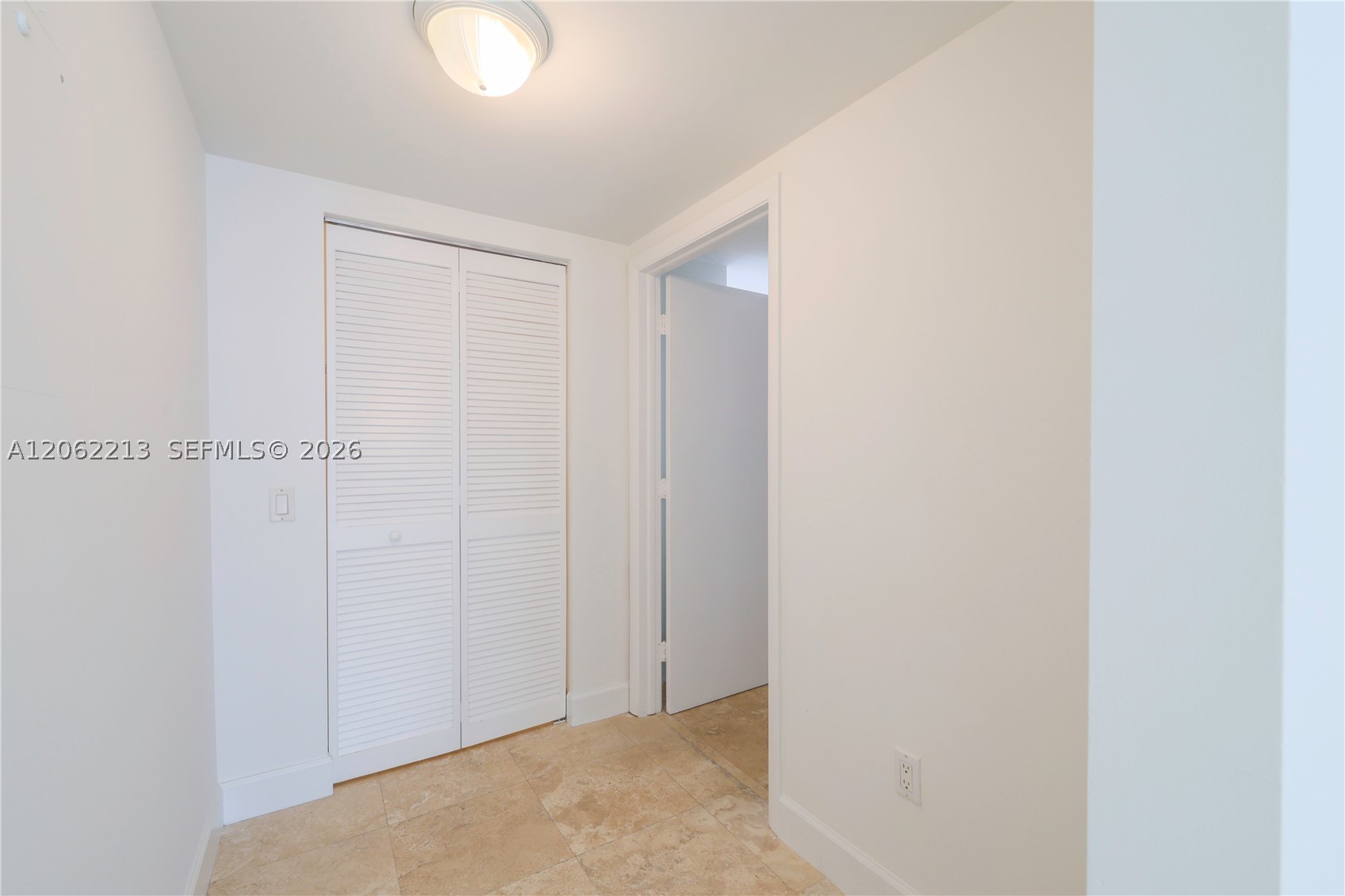 41 SE 5th St #906, Miami FL 33131