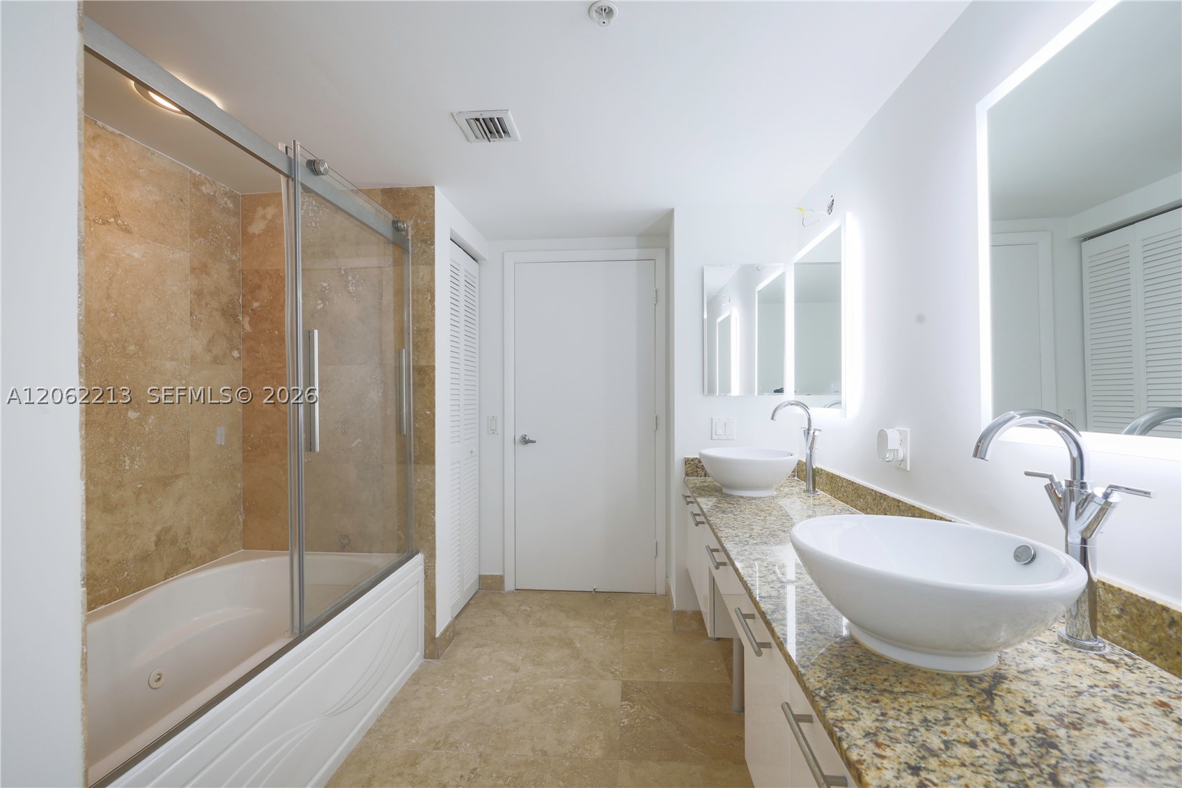 41 SE 5th St #906, Miami FL 33131