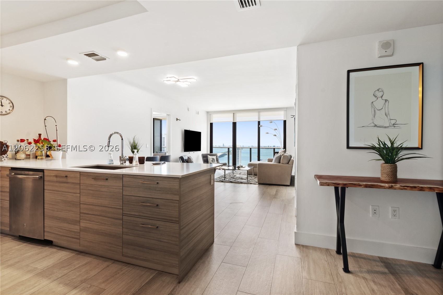 121 NE 34th St #2807, Miami FL 33137