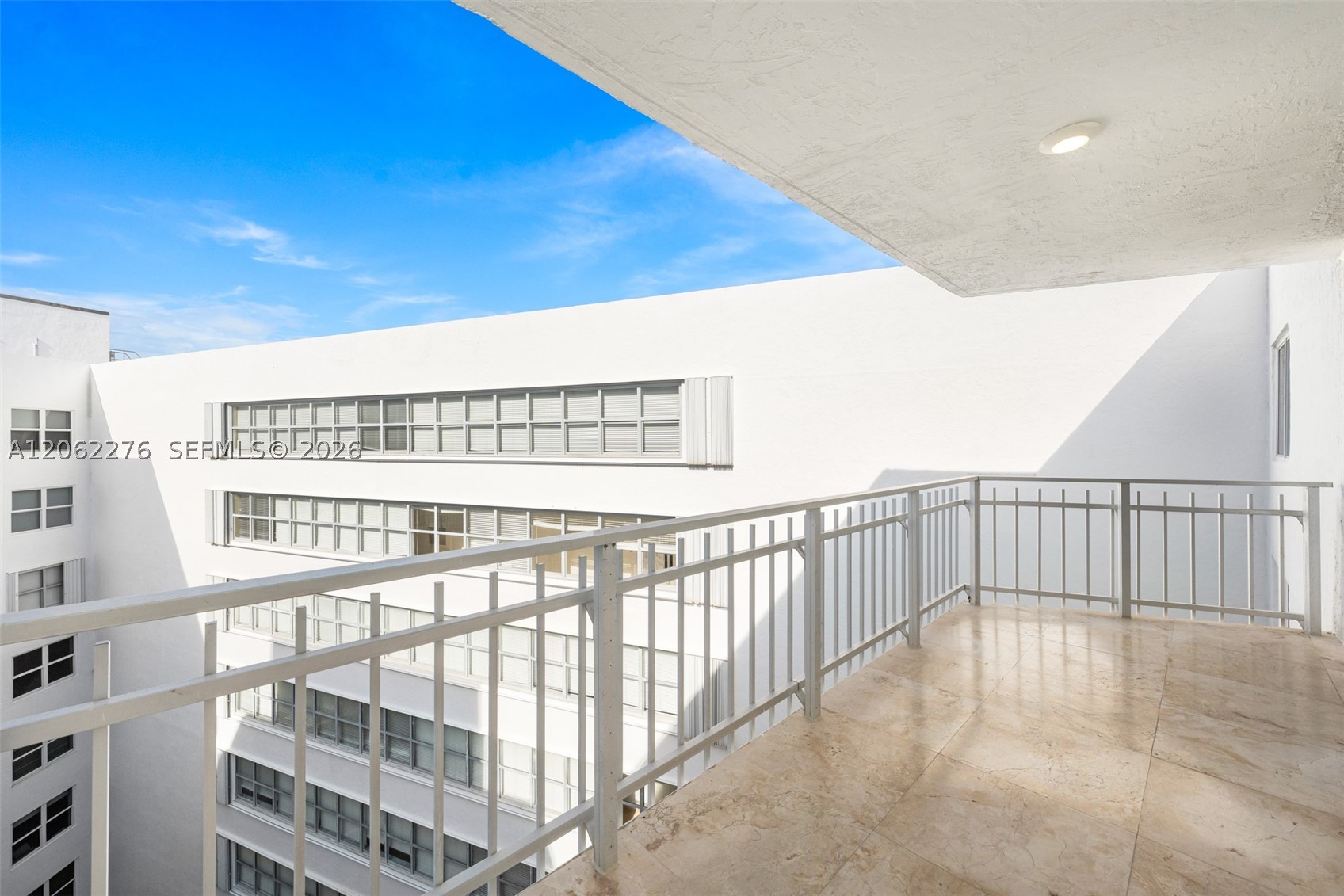 600 Grapetree Dr #11DN, Key Biscayne FL 33149