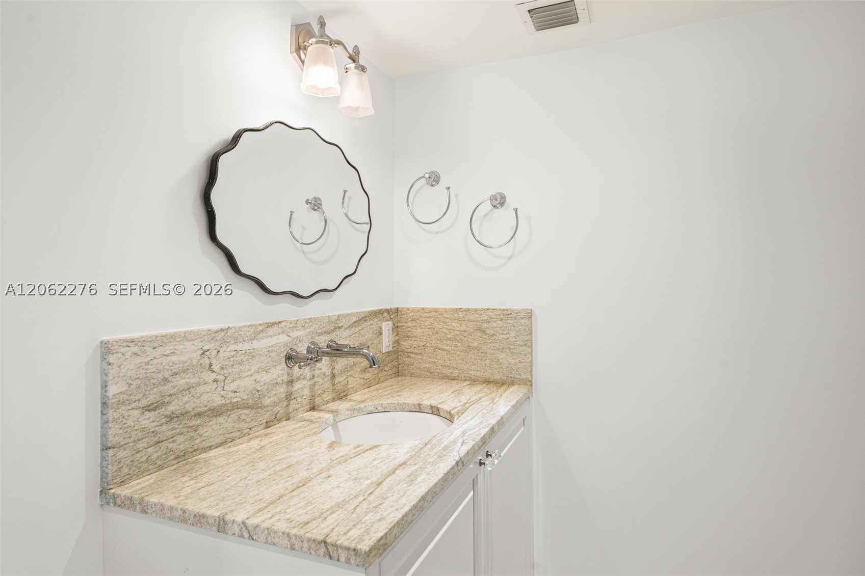 600 Grapetree Dr #11DN, Key Biscayne FL 33149