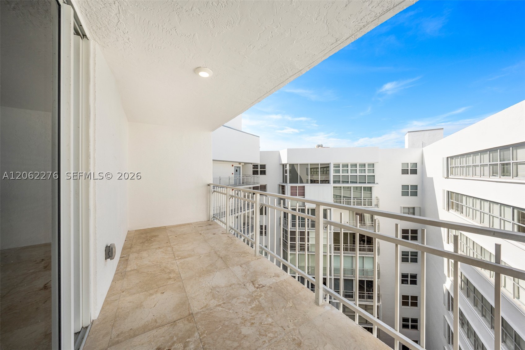 600 Grapetree Dr #11DN, Key Biscayne FL 33149