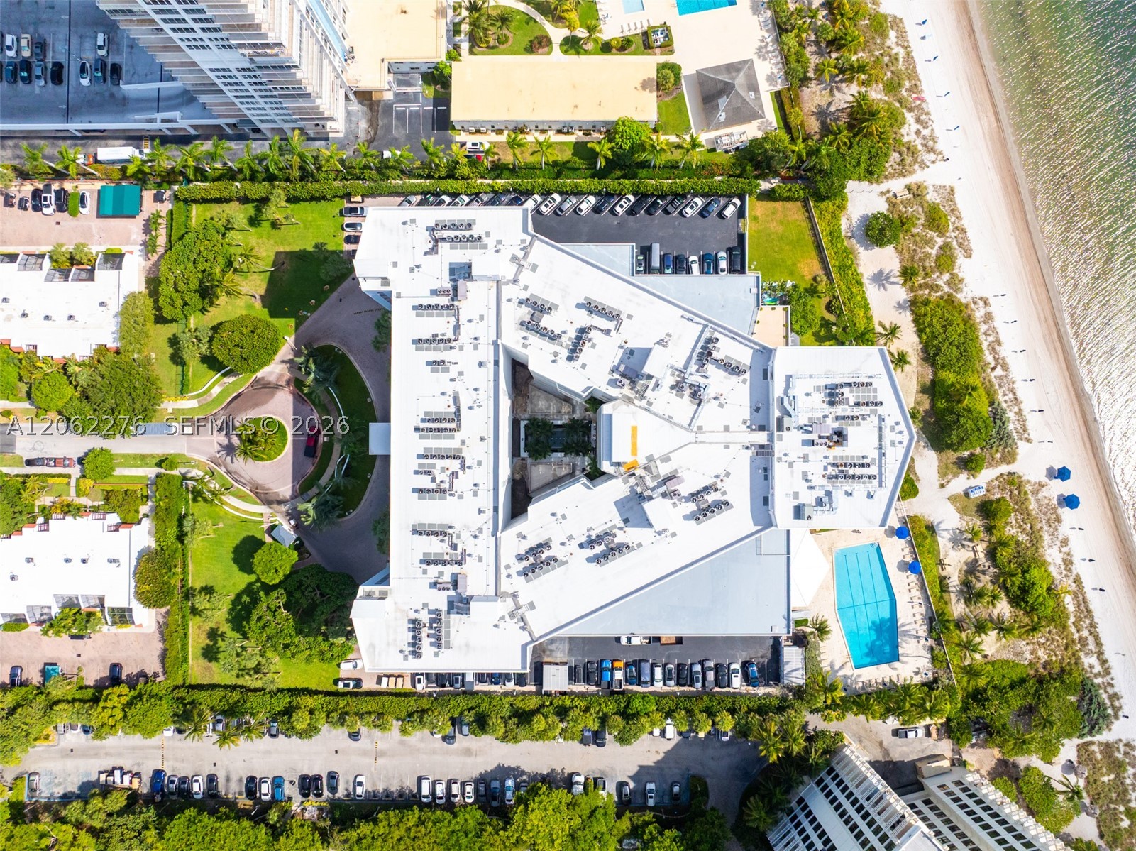 600 Grapetree Dr #11DN, Key Biscayne FL 33149
