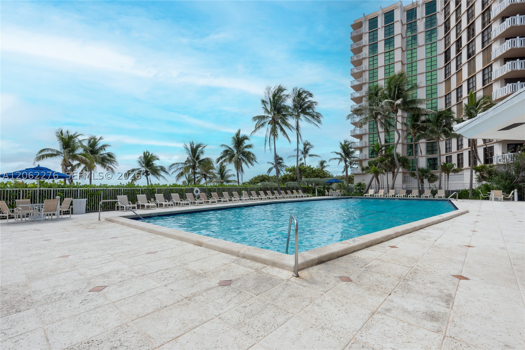 600 Grapetree Dr #11DN, Key Biscayne FL 33149