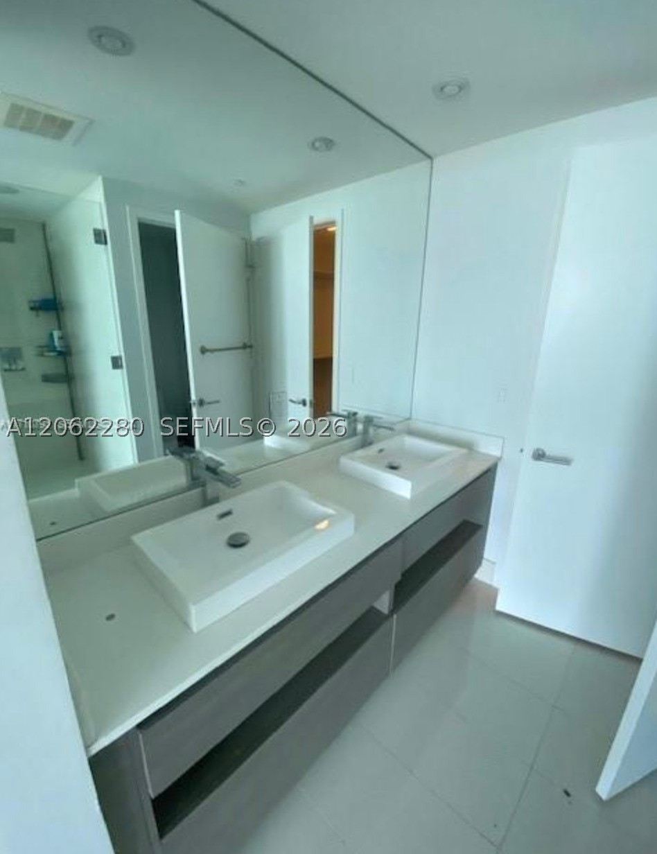 460 NE 28th St #906, Miami FL 33137