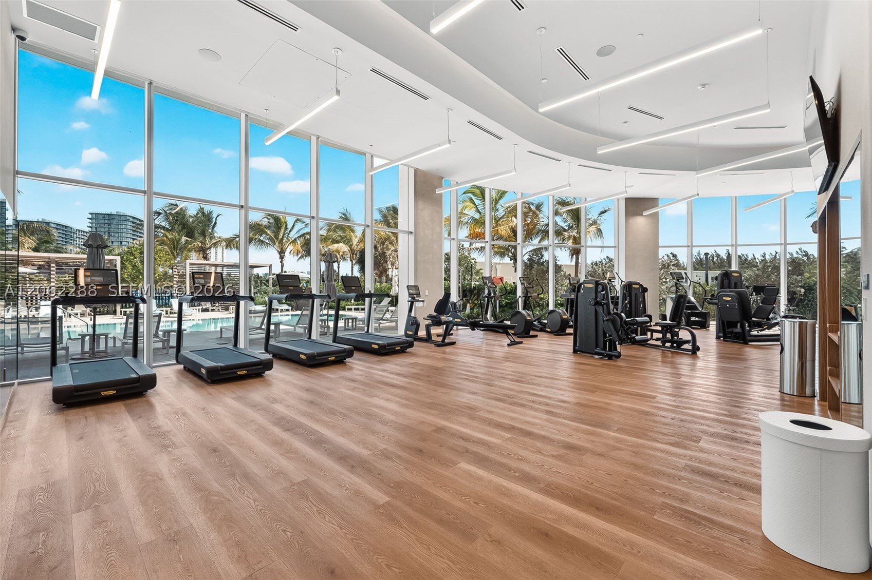 2411 Laguna Circle #2011, North Miami FL 33181