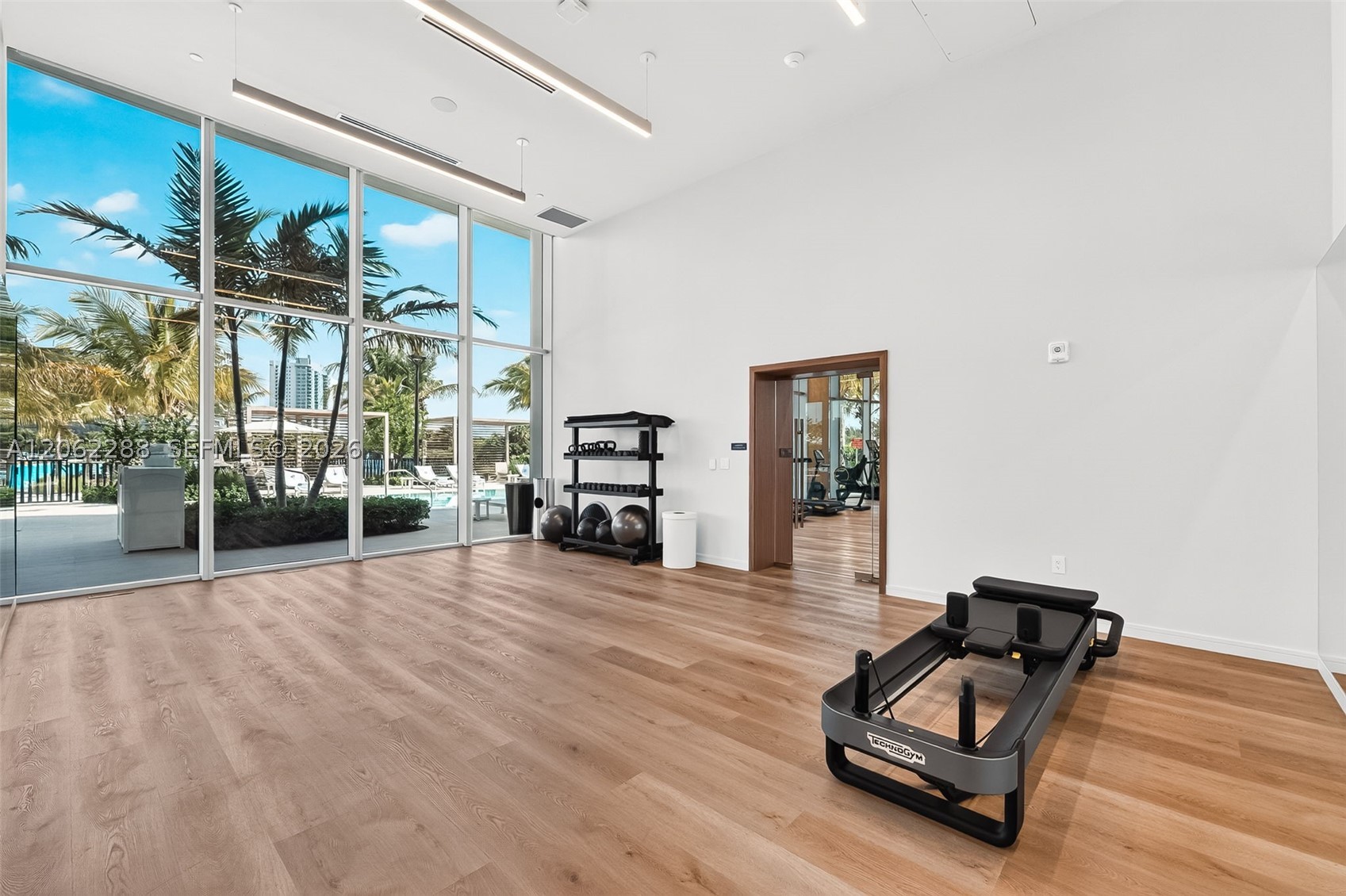 2411 Laguna Circle #2011, North Miami FL 33181