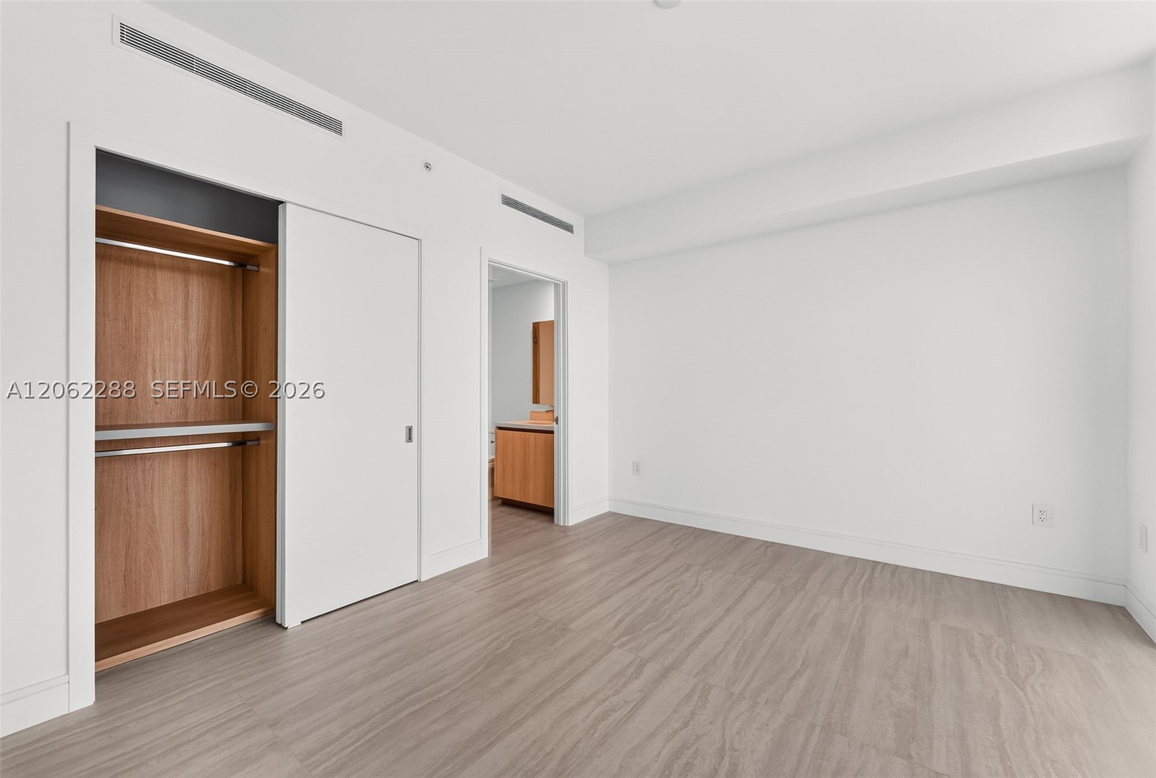 2411 Laguna Circle #2011, North Miami FL 33181