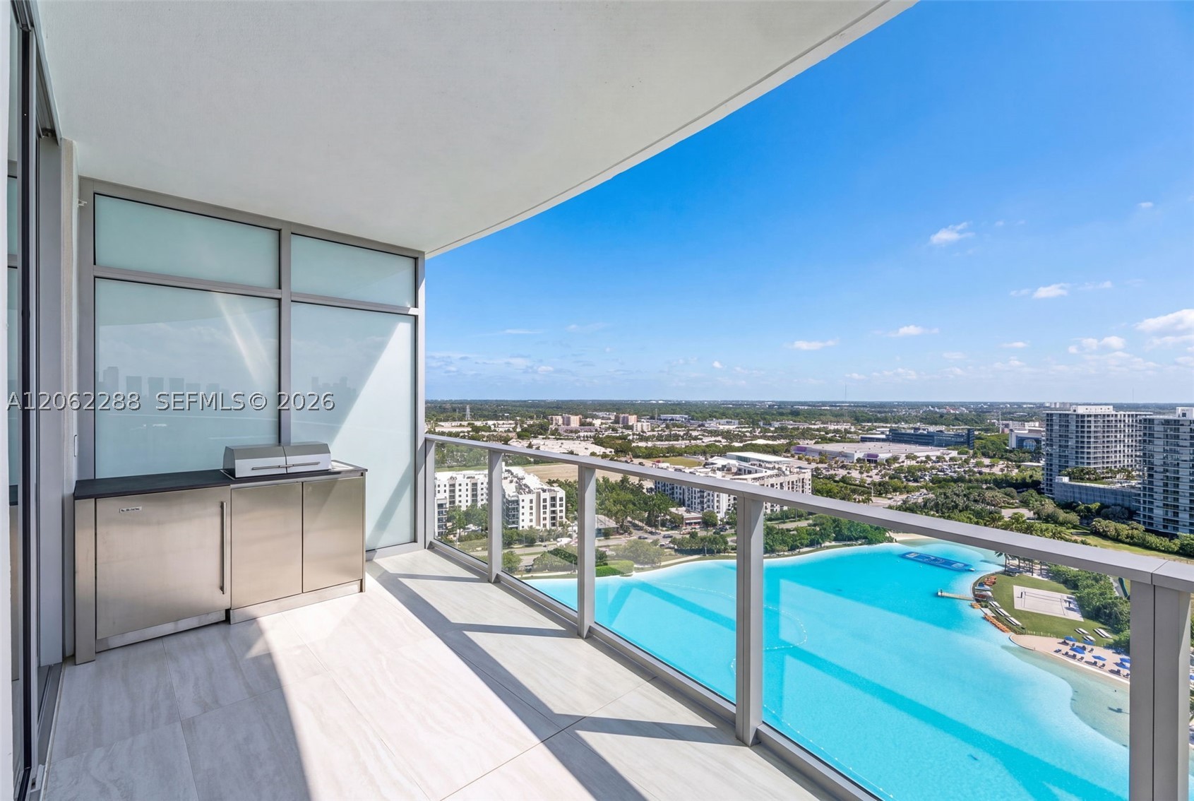 2411 Laguna Circle #2011, North Miami FL 33181