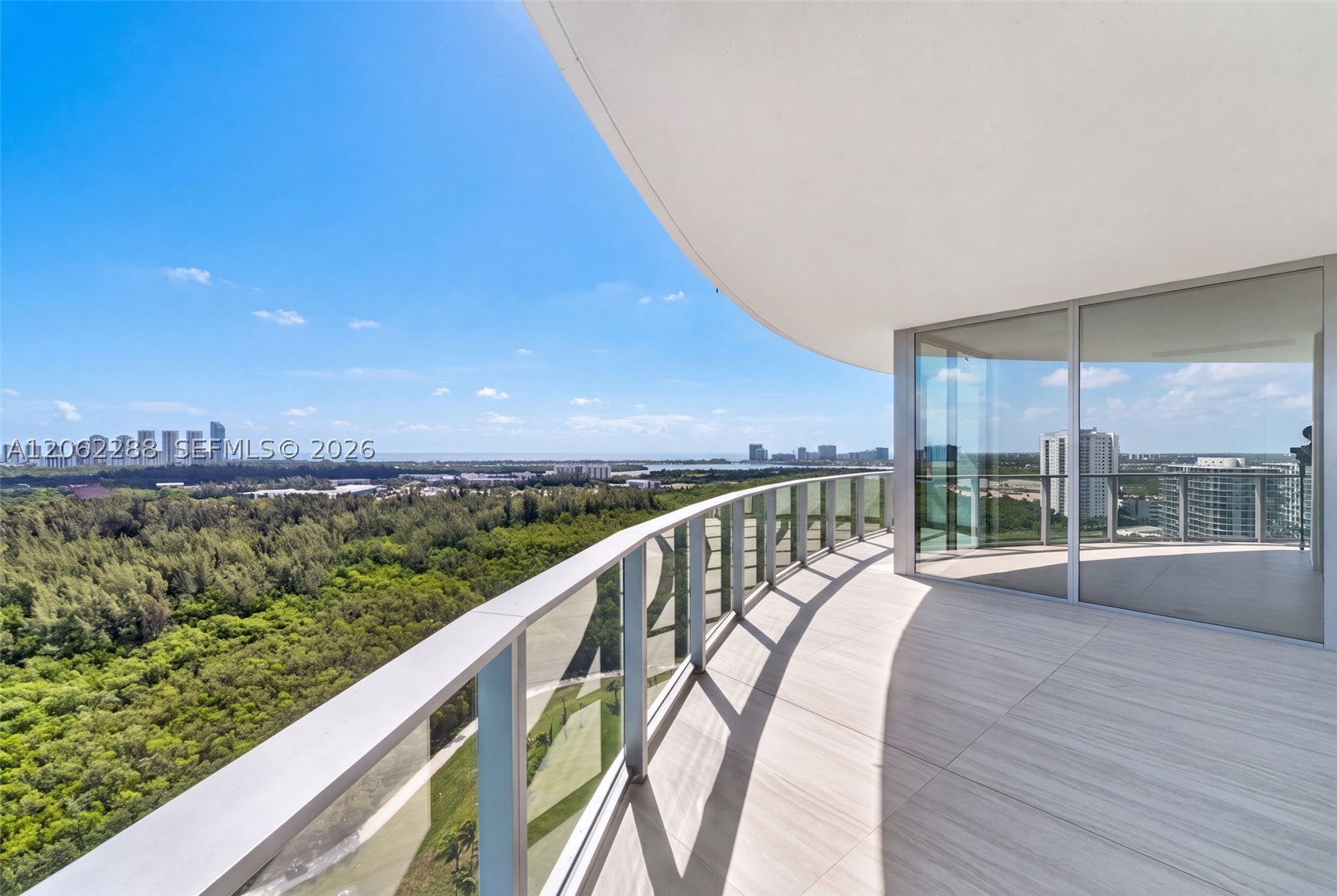 2411 Laguna Circle #2011, North Miami FL 33181