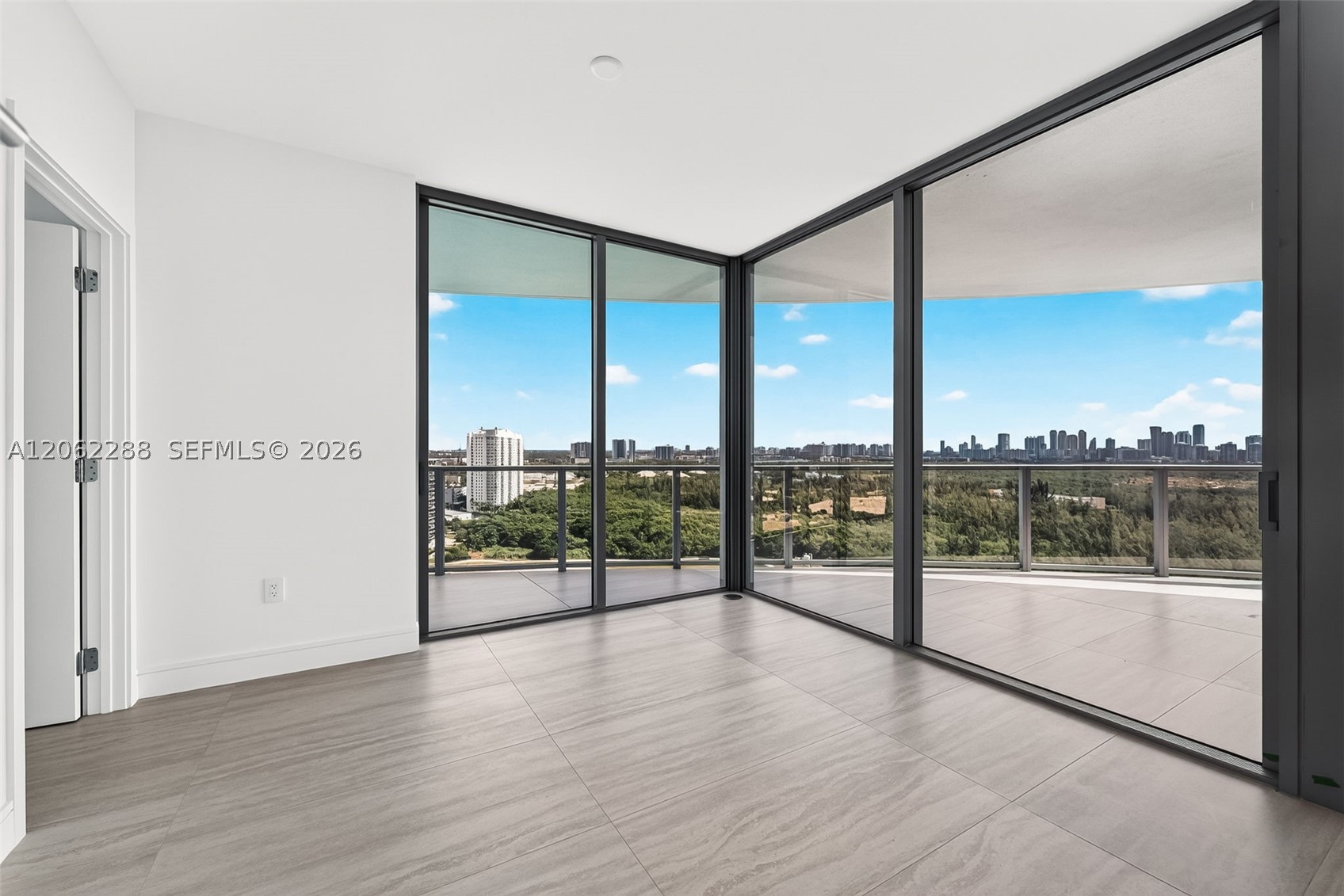 2411 Laguna Circle #2011, North Miami FL 33181