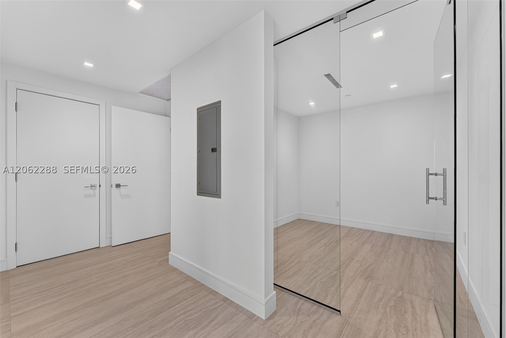 2411 Laguna Circle #2011, North Miami FL 33181