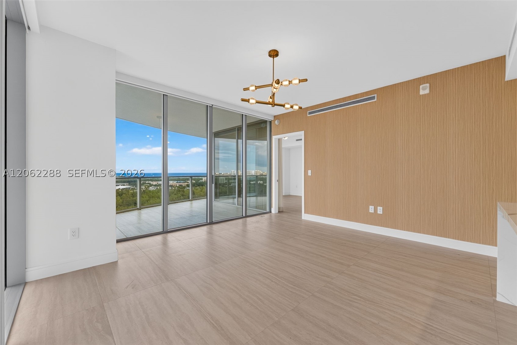 2411 Laguna Circle #2011, North Miami FL 33181