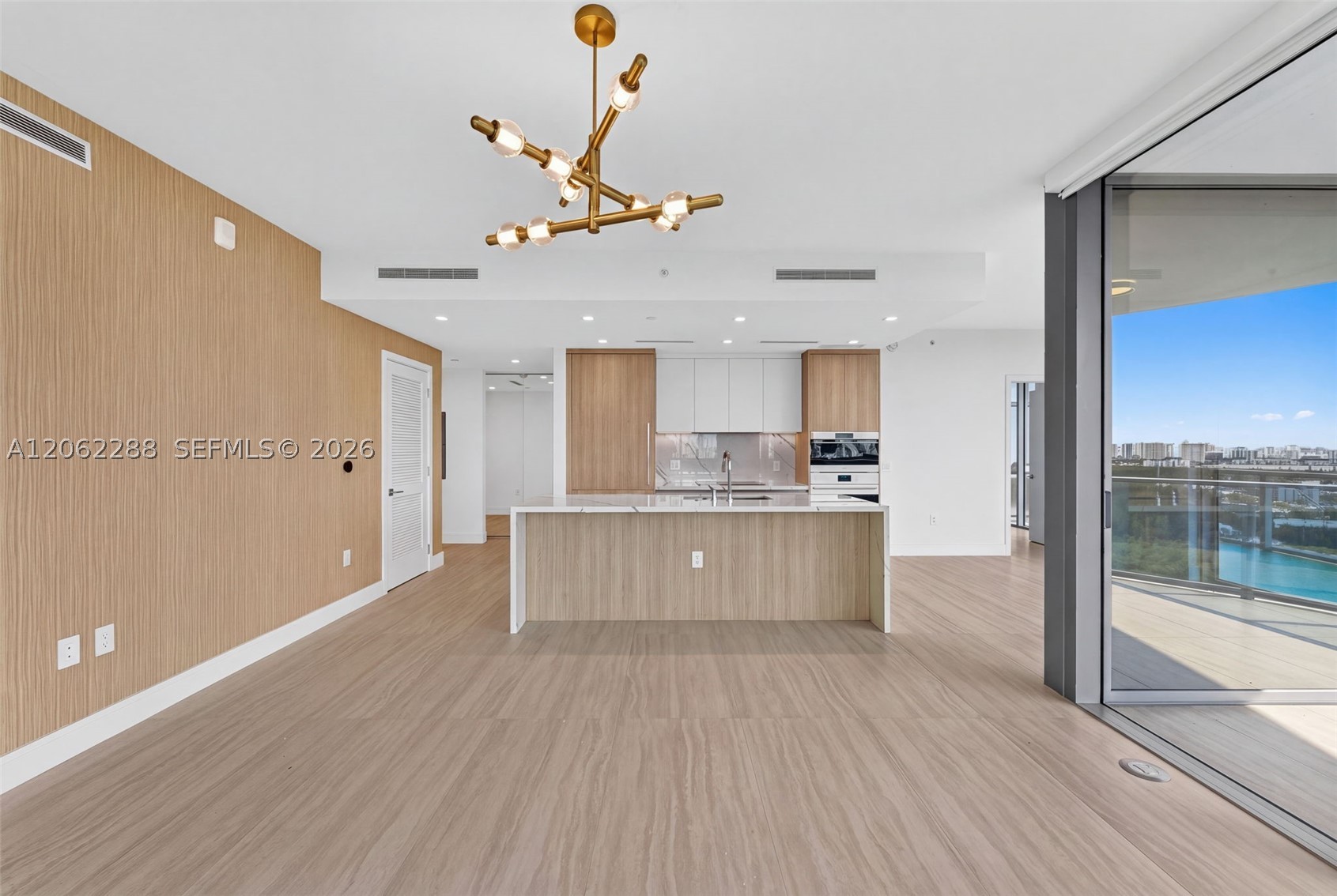 2411 Laguna Circle #2011, North Miami FL 33181