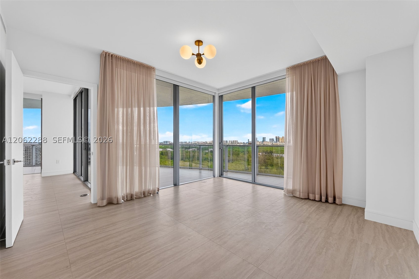 2411 Laguna Circle #2011, North Miami FL 33181