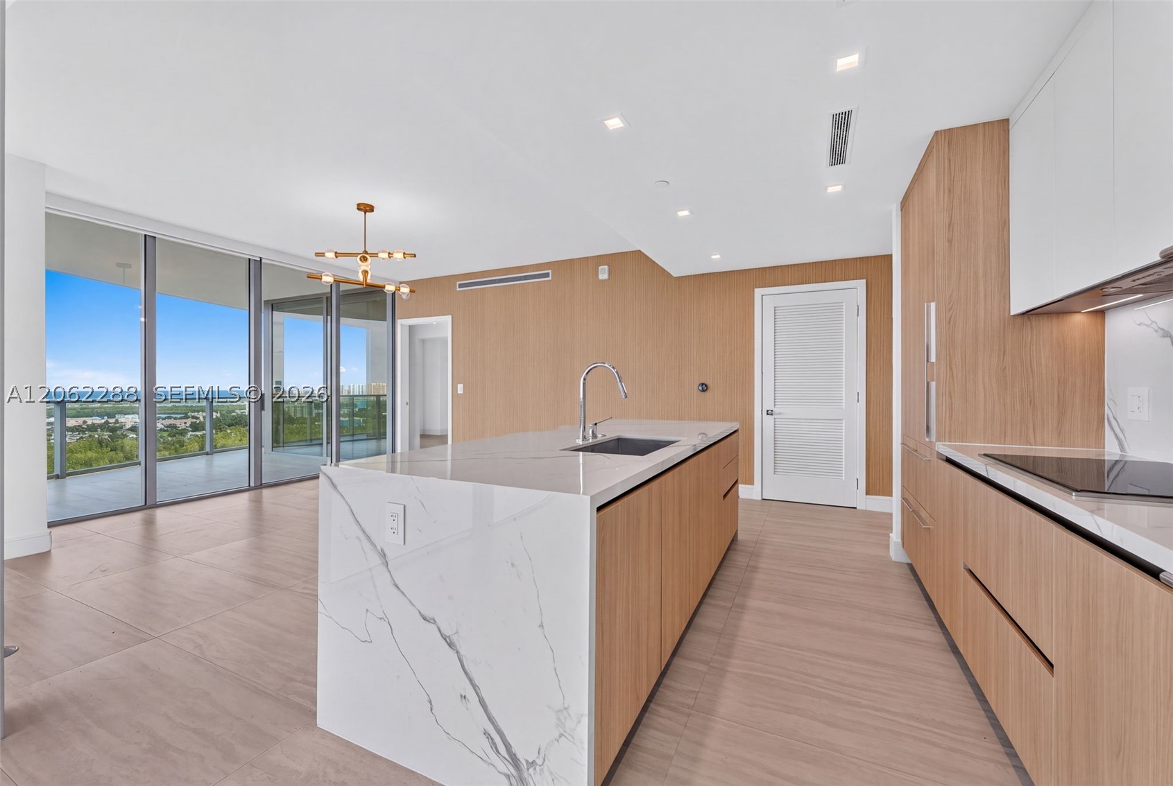 2411 Laguna Circle #2011, North Miami FL 33181