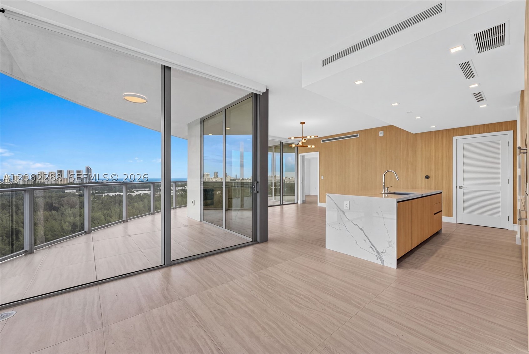 2411 Laguna Circle #2011, North Miami FL 33181