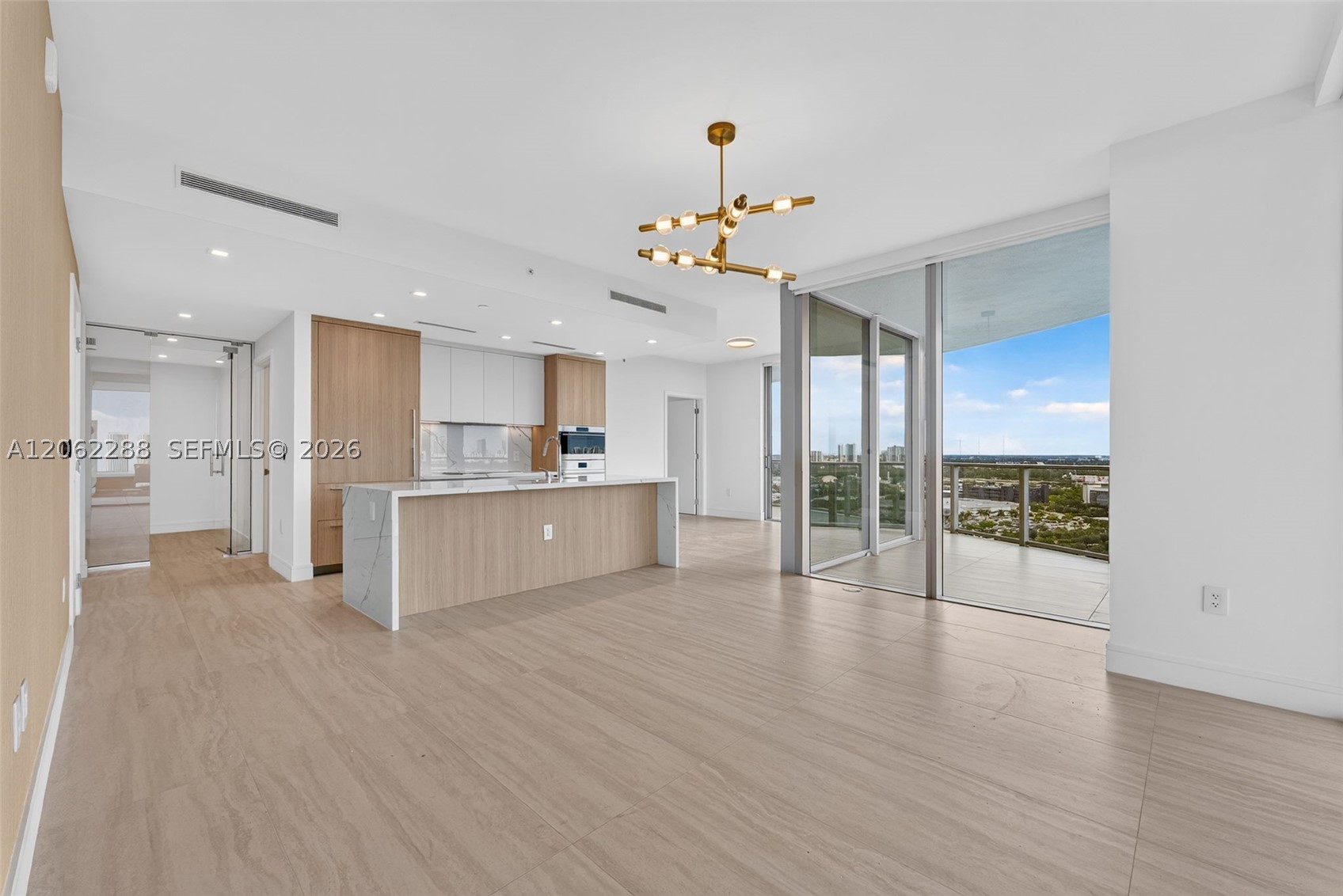2411 Laguna Circle #2011, North Miami FL 33181