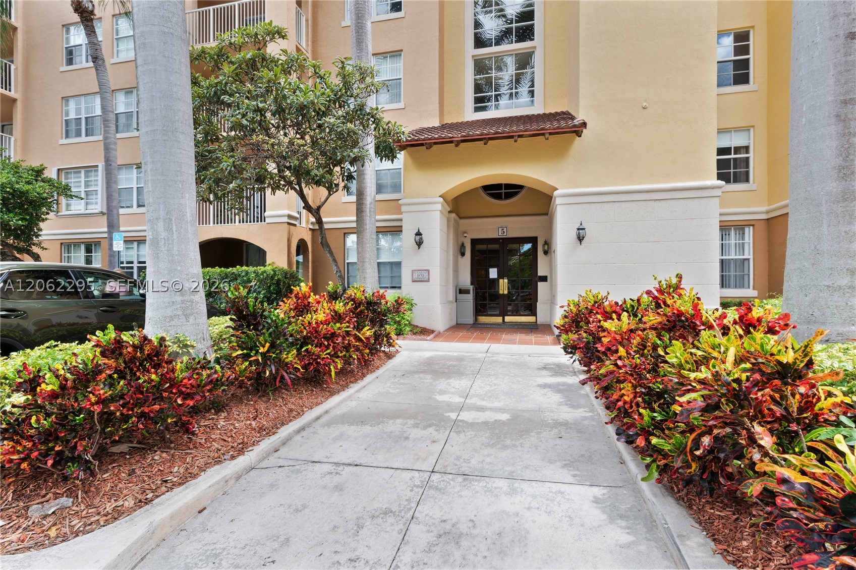 19701 E Country Club Dr #5105, Aventura FL 33180