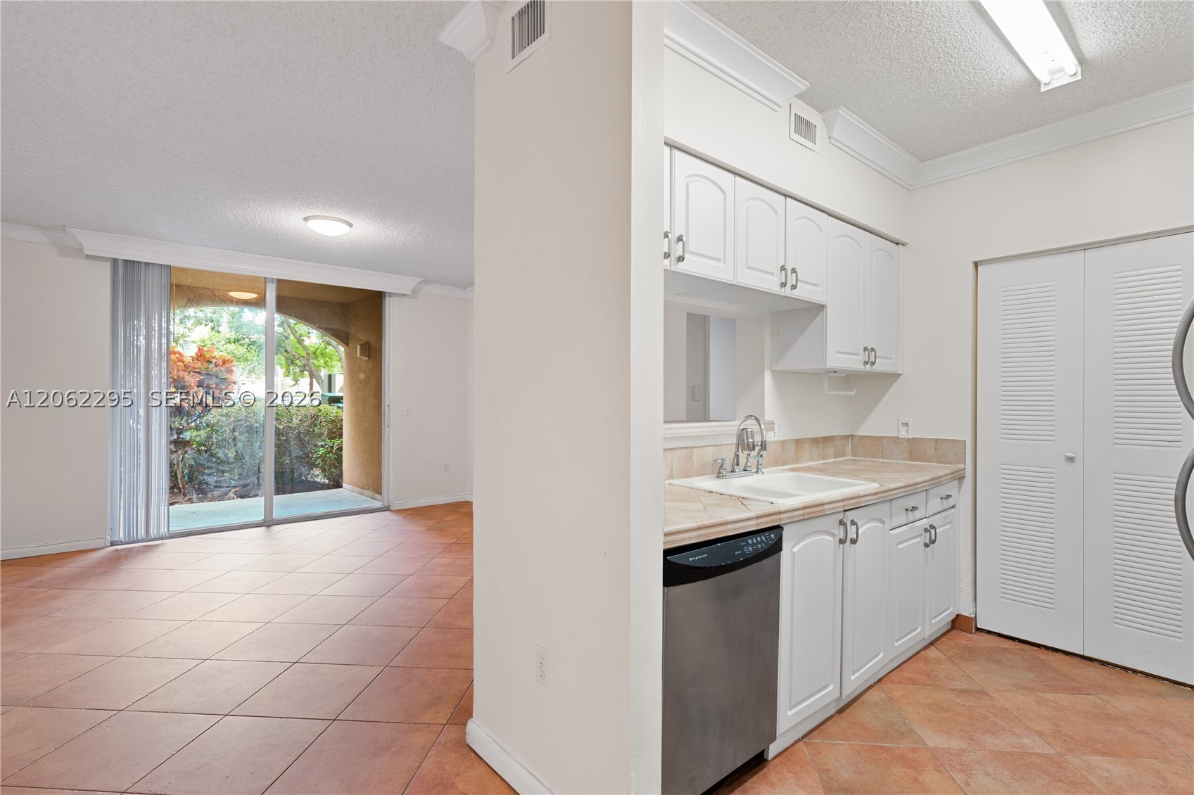 19701 E Country Club Dr #5105, Aventura FL 33180