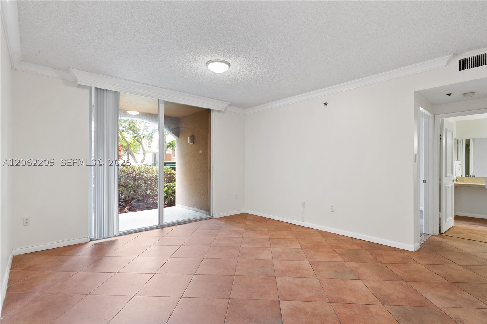 19701 E Country Club Dr #5105, Aventura FL 33180
