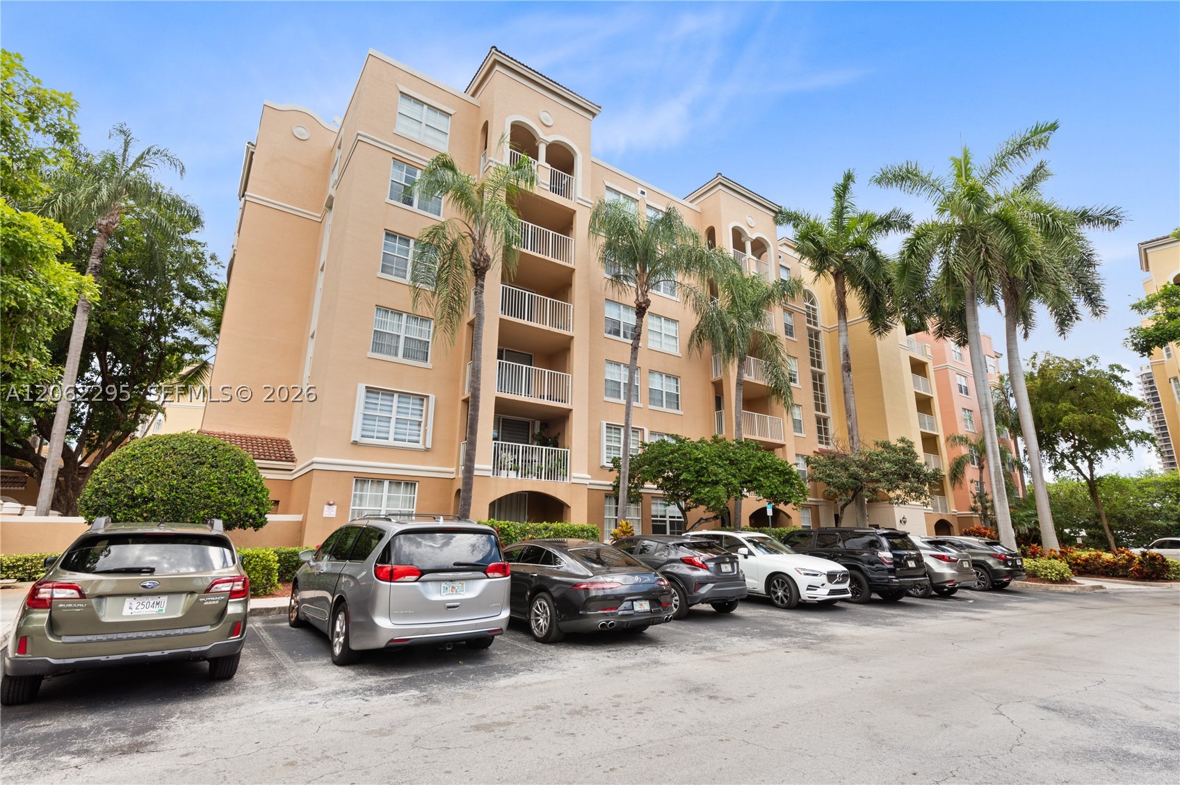19701 E Country Club Dr #5105, Aventura FL 33180