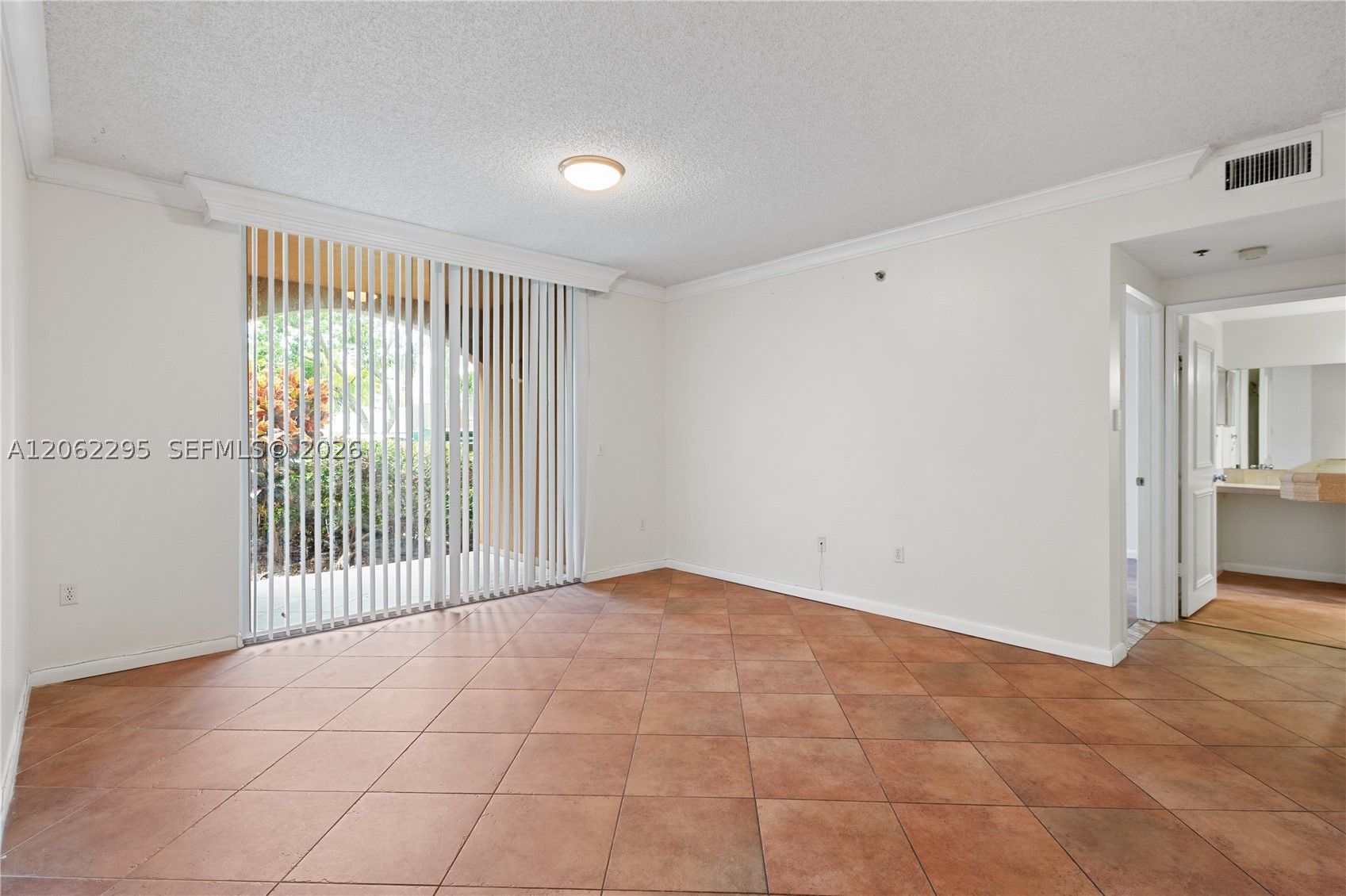 19701 E Country Club Dr #5105, Aventura FL 33180