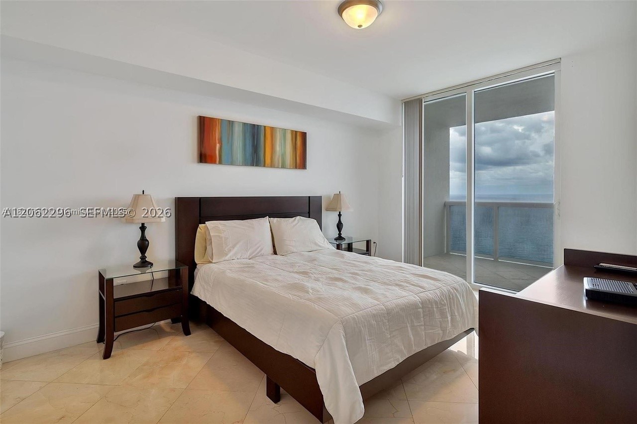 1850 S Ocean Dr #4203, Hallandale Beach FL 33009