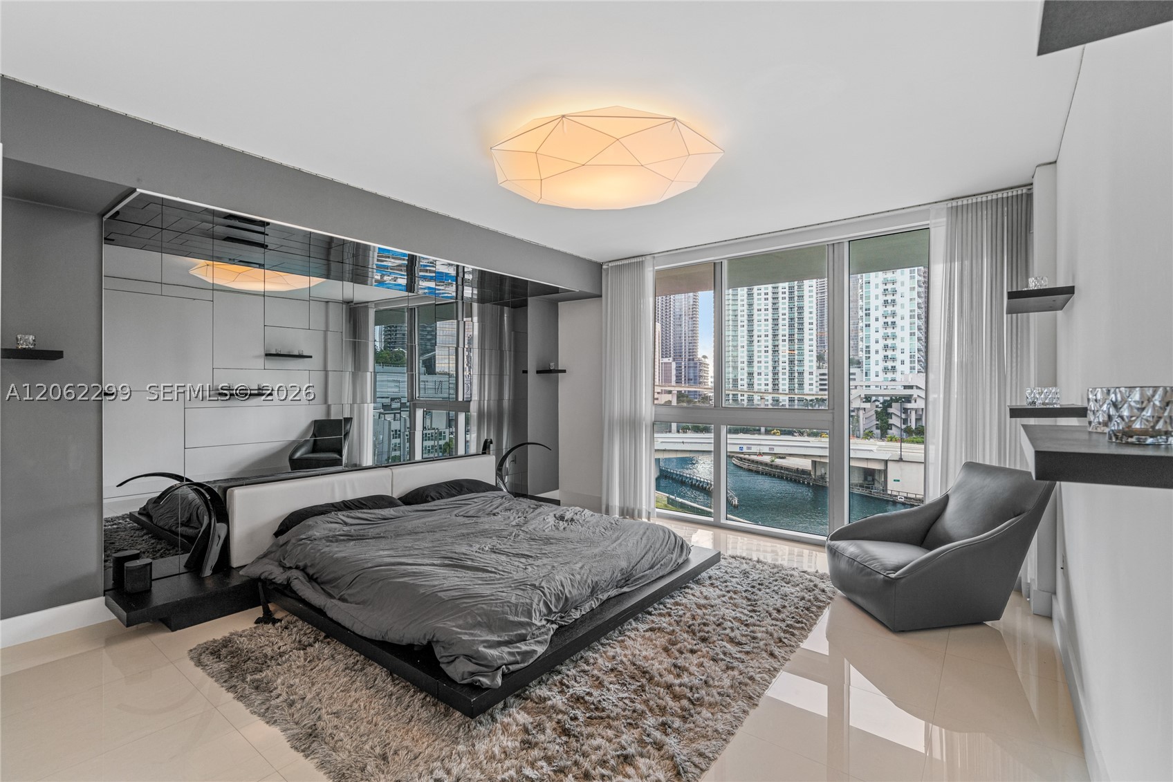 92 SW 3rd St #708, Miami FL 33130