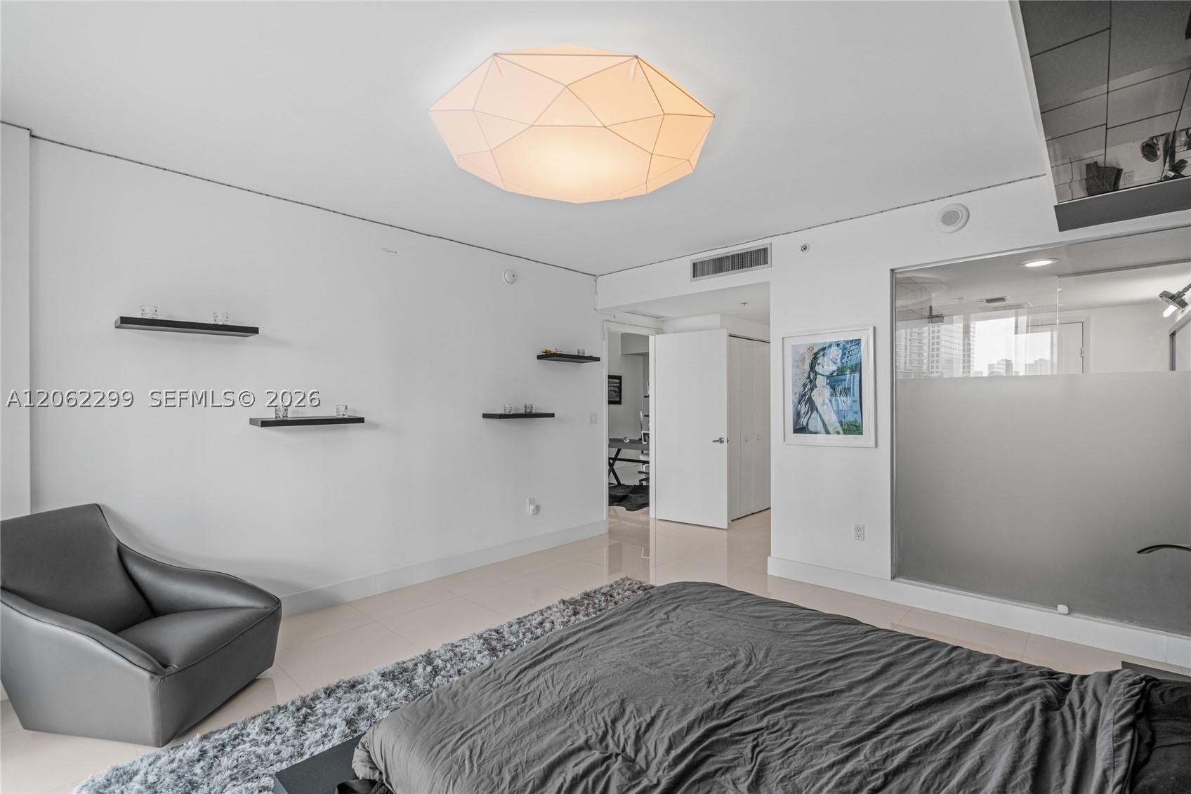 92 SW 3rd St #708, Miami FL 33130